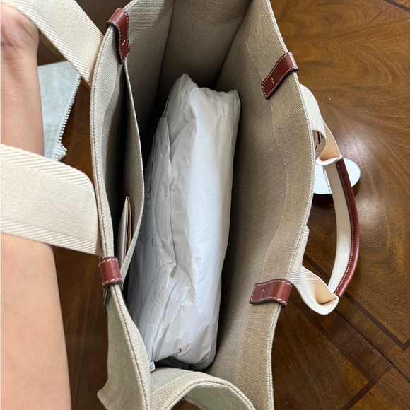 Chloe Woody tote bag. Brand new with tags. - Picture 4 of 6